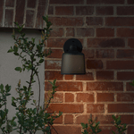 Vipp551_outdoor-wall-spot-black-lifestyle08-low.png