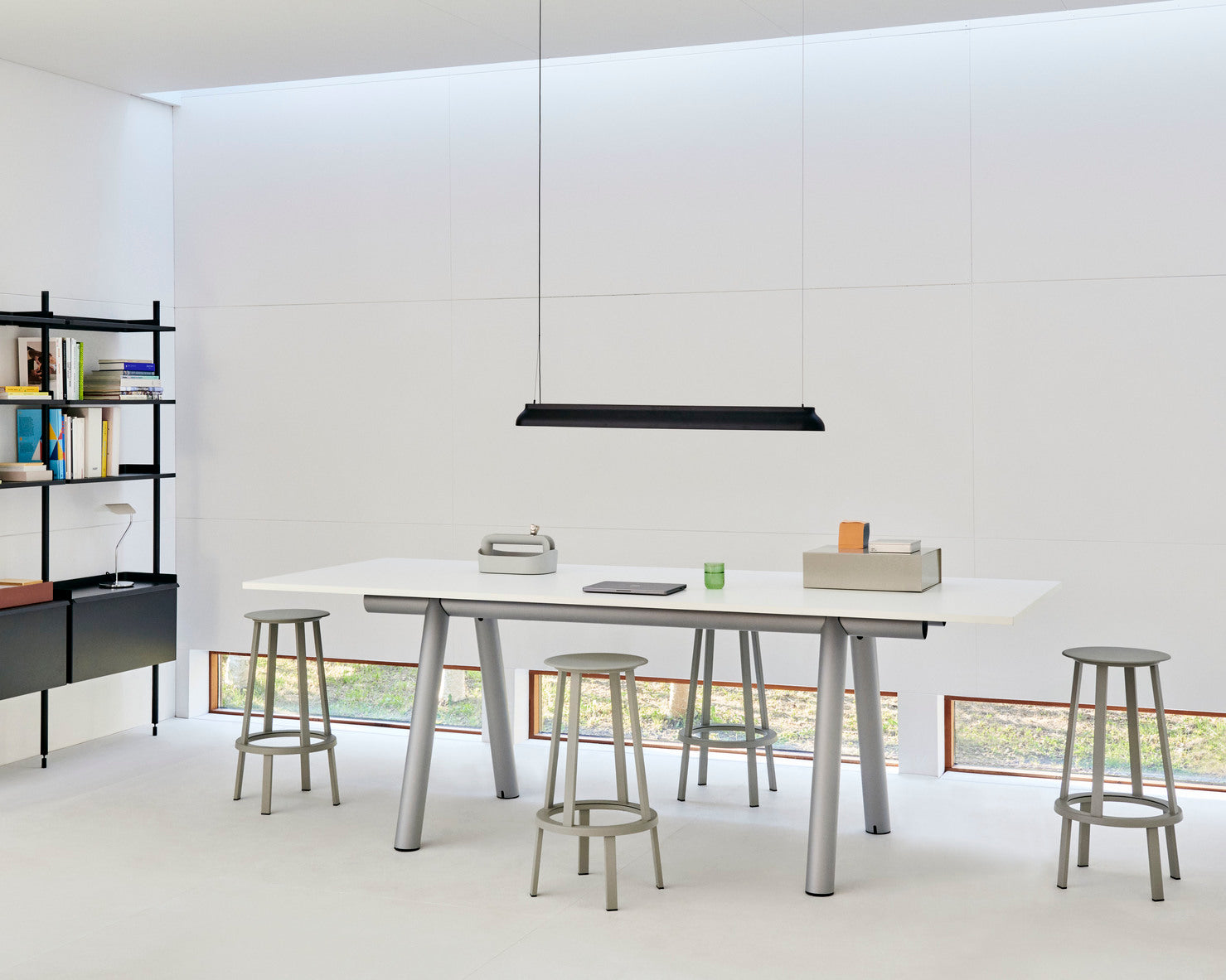 Boa High Table L280xW110xH95 white laminate metallic grey powder coated frame_Revolver Bar Stool High sky grey.jpg