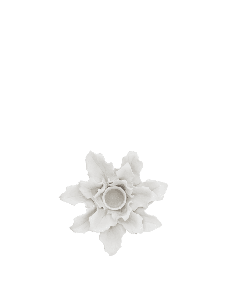 FermLiving_AW26_HollyLeafCandleHolder_Off-white_1104274440_2.png