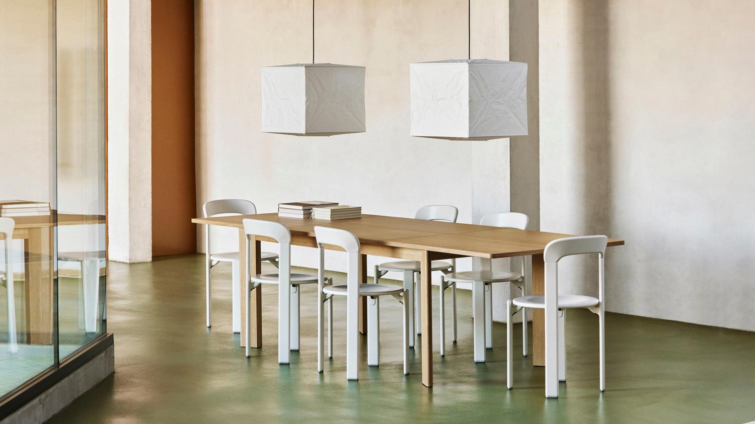 AB793-E452-AA51-01UF_Rey-Chair_AG100-G192-AX03_Chisel-630-Table_AB318-C262-AB35_Paper-Shade-Cube.jpg