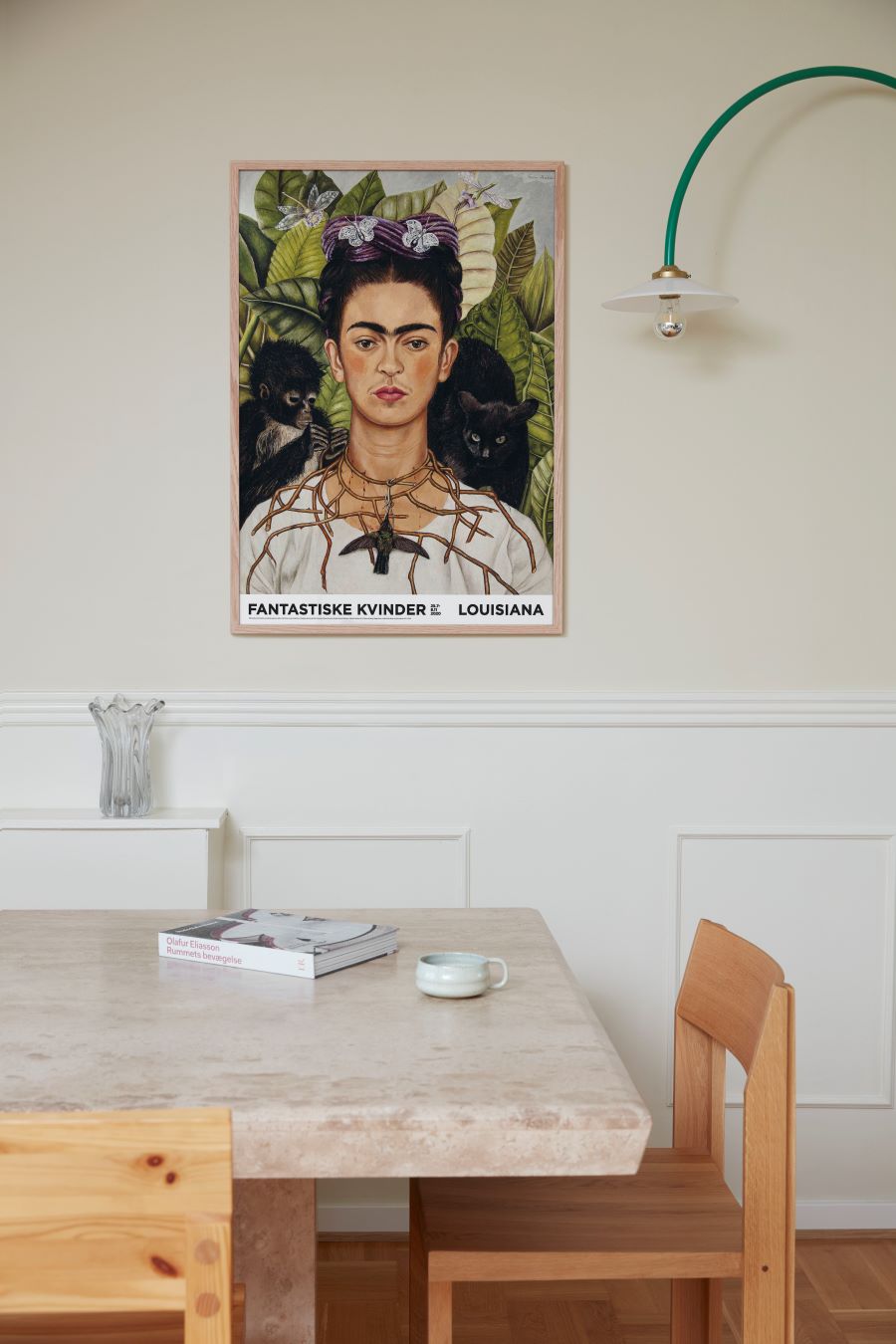 Frida Kahlo - Autorretrato con collar de espinas y colibrí (1940).jpg