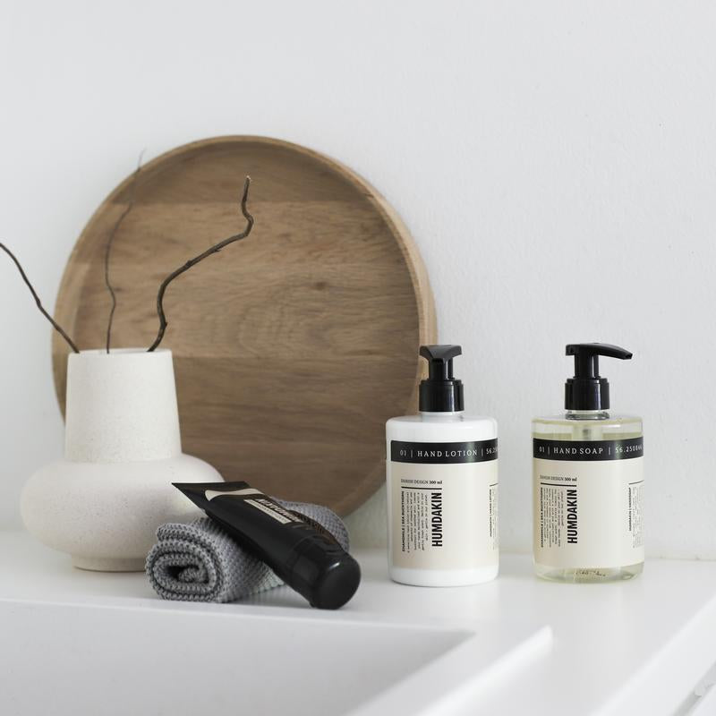 01_hand_soap_-_chamomile_and_sea_buckthorn-Hand_care-1-3_800x.jpg