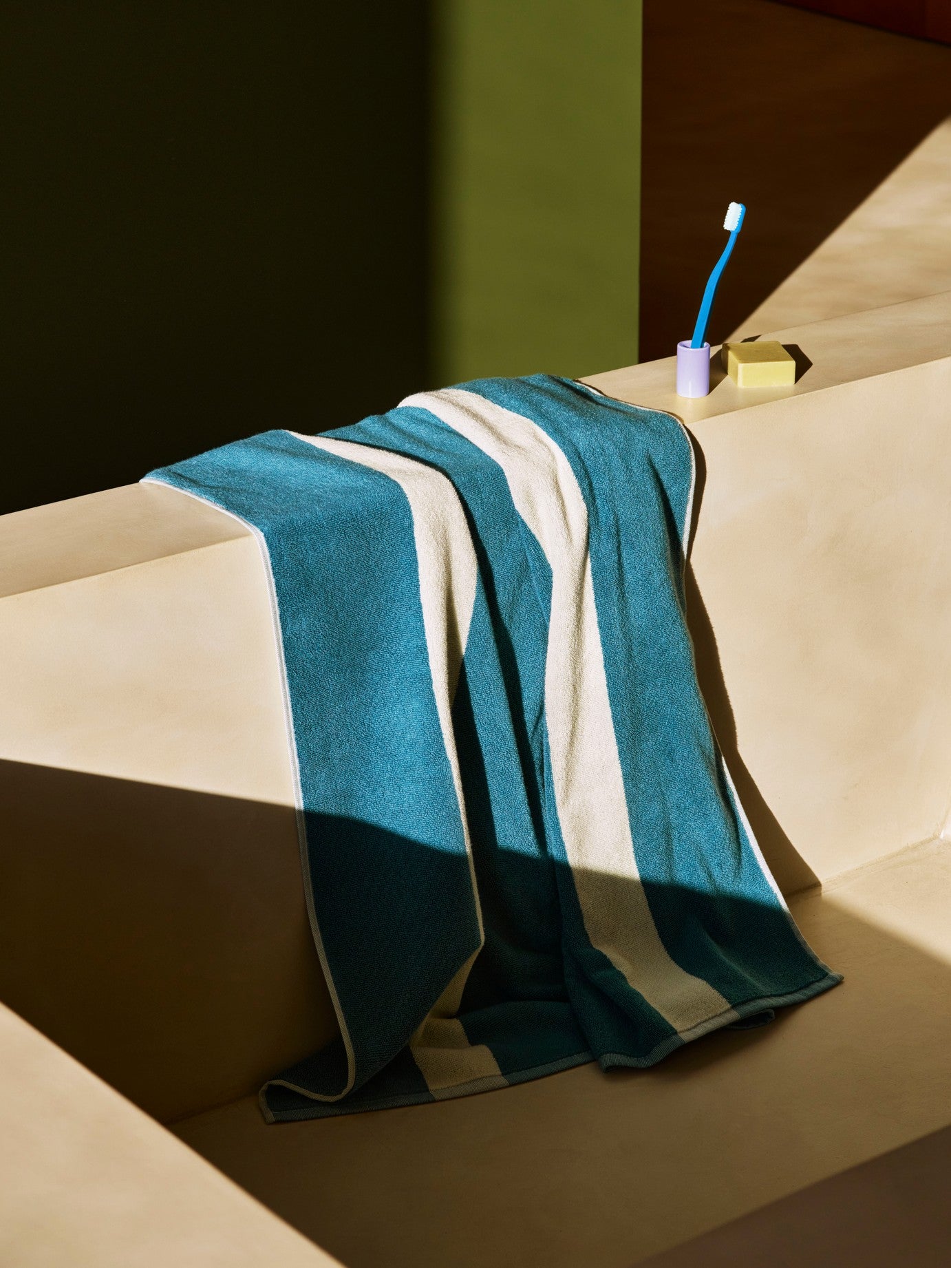 AF778-E154-AG27_Stripe Bath Sheet.jpg