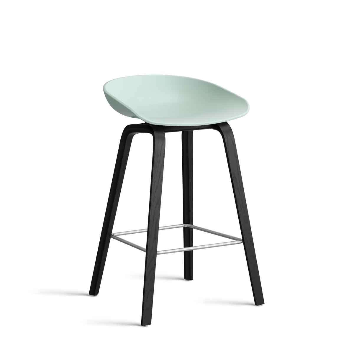 AA001-D141-AA51_AAS-32-H65-dusty-mint-2.0-shell_black-wb-laquered-oak-base_stainless-steel-footrest.jpg