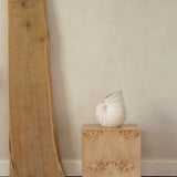 fermLIVING_AW24_ShellVase_Off-white_1104269904_BurlCubeSideTable_Natural_1104270162.jpg