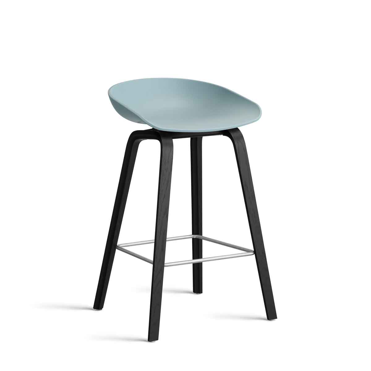 AA001-D162-AA51_AAS-32-H65-dusty-blue-2.0-shell_black-wb-laquered-oak-base_stainless-steel-footrest.jpg