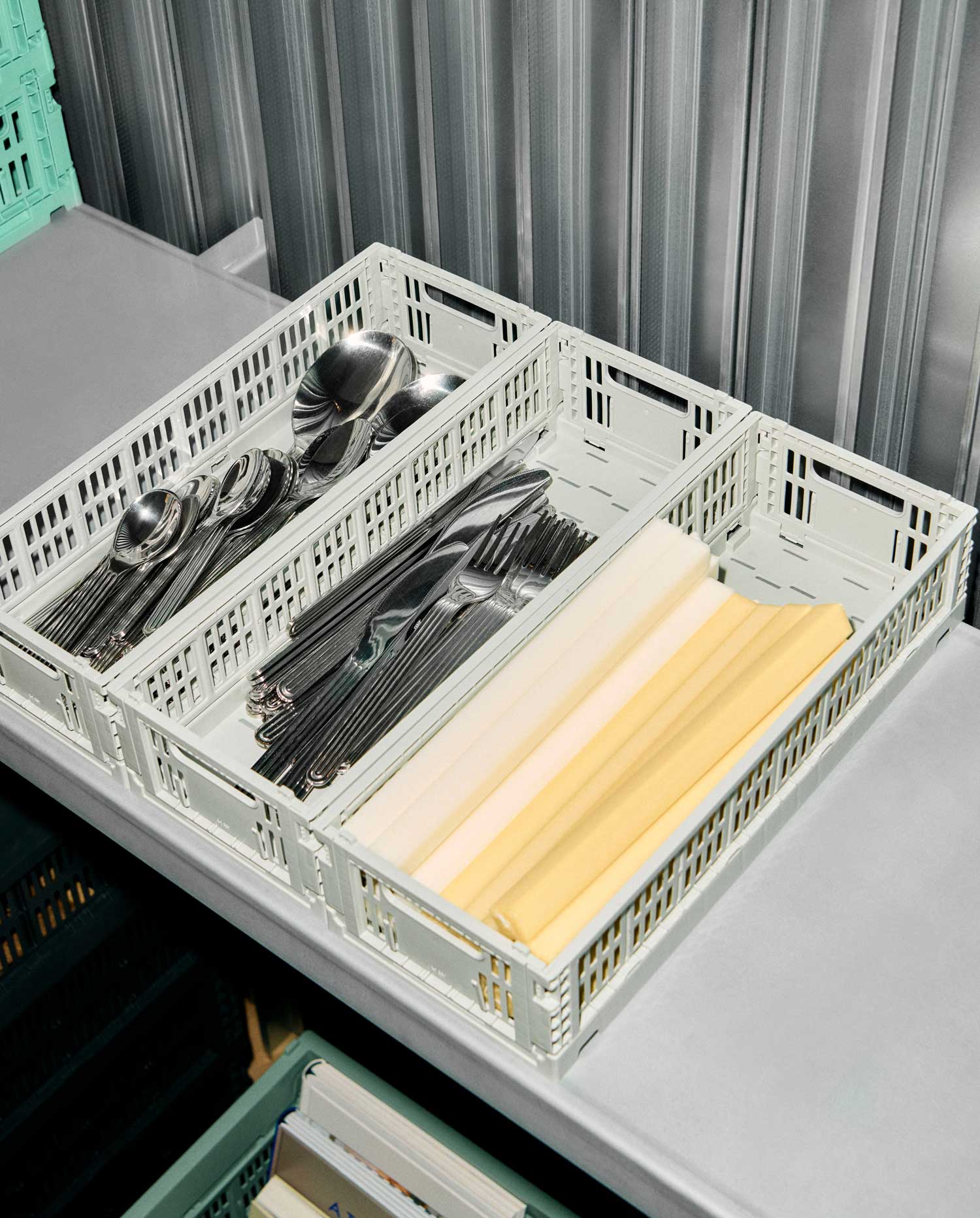 HAY-Colour-Crate-Mini-Oblong-grey-01.jpg