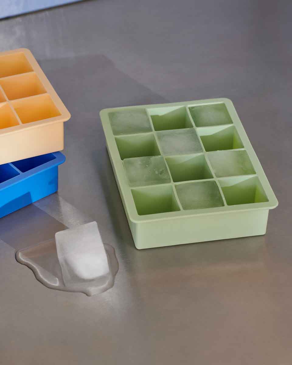 Ice-Cube-Tray-Square-XL-mint-green.jpg
