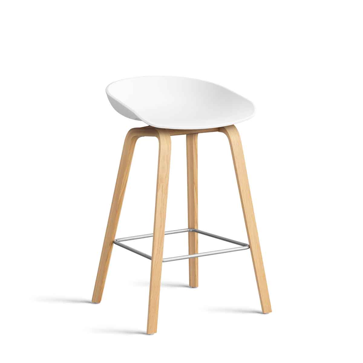 AA003-D159-AA51_AAS-32-H65-white-2.0-shell_wb-laquered-oak-base_stainless-steel-footrest.jpg