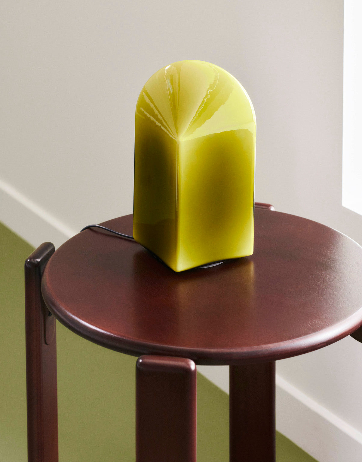 Parade Table Lamp 240 moss green_Rey Stool Umber brown wb lacquered beech.jpg