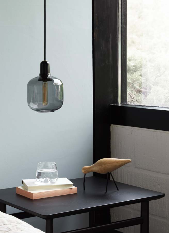 2020_Amp_Lamp_Small_Smoke_Black_Grow_Table_02.jpg