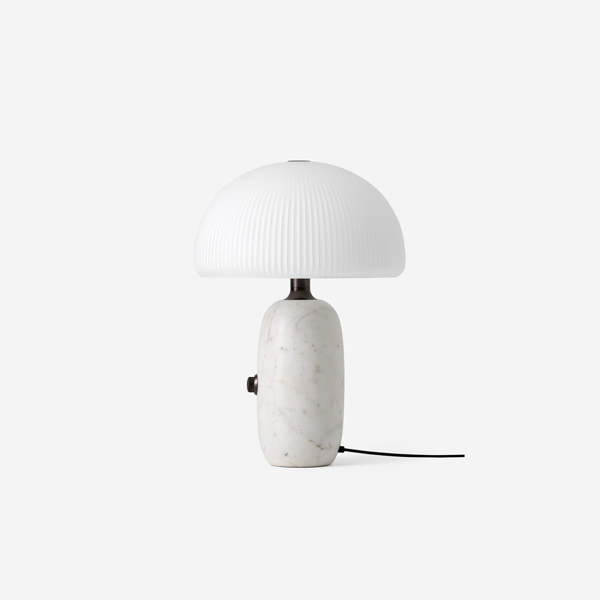 vipp591-sculpture-table-lamp-small-white-marble-03-web.jpg