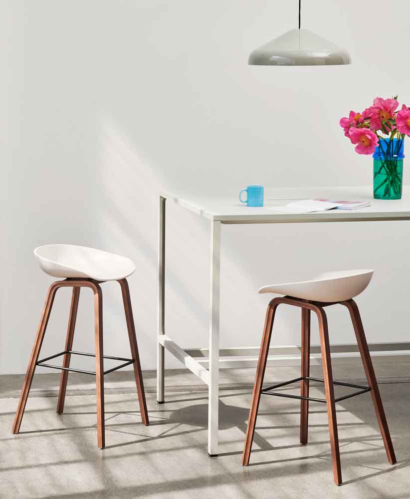 AAS-32-High-white-shell-wb-lacquer-walnut-base_New-Order-High-Table-HT-8K-light-grey_Pao-Steel-Pendant-cool-grey.jpg