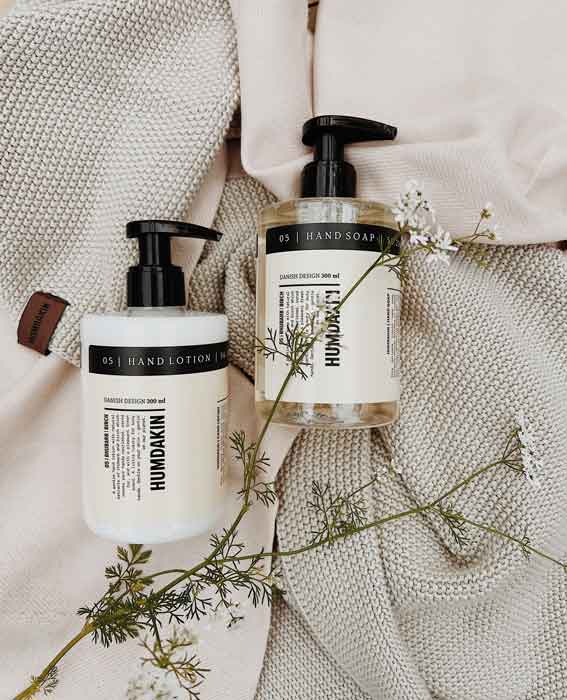 HUMDAKIN_SKU73_ORGANICTEATOWEL_SKU83_KNITTEDKITCHENTOWEL_SKU383_HANDSOAP_SKU384_HANDLOTION.jpg