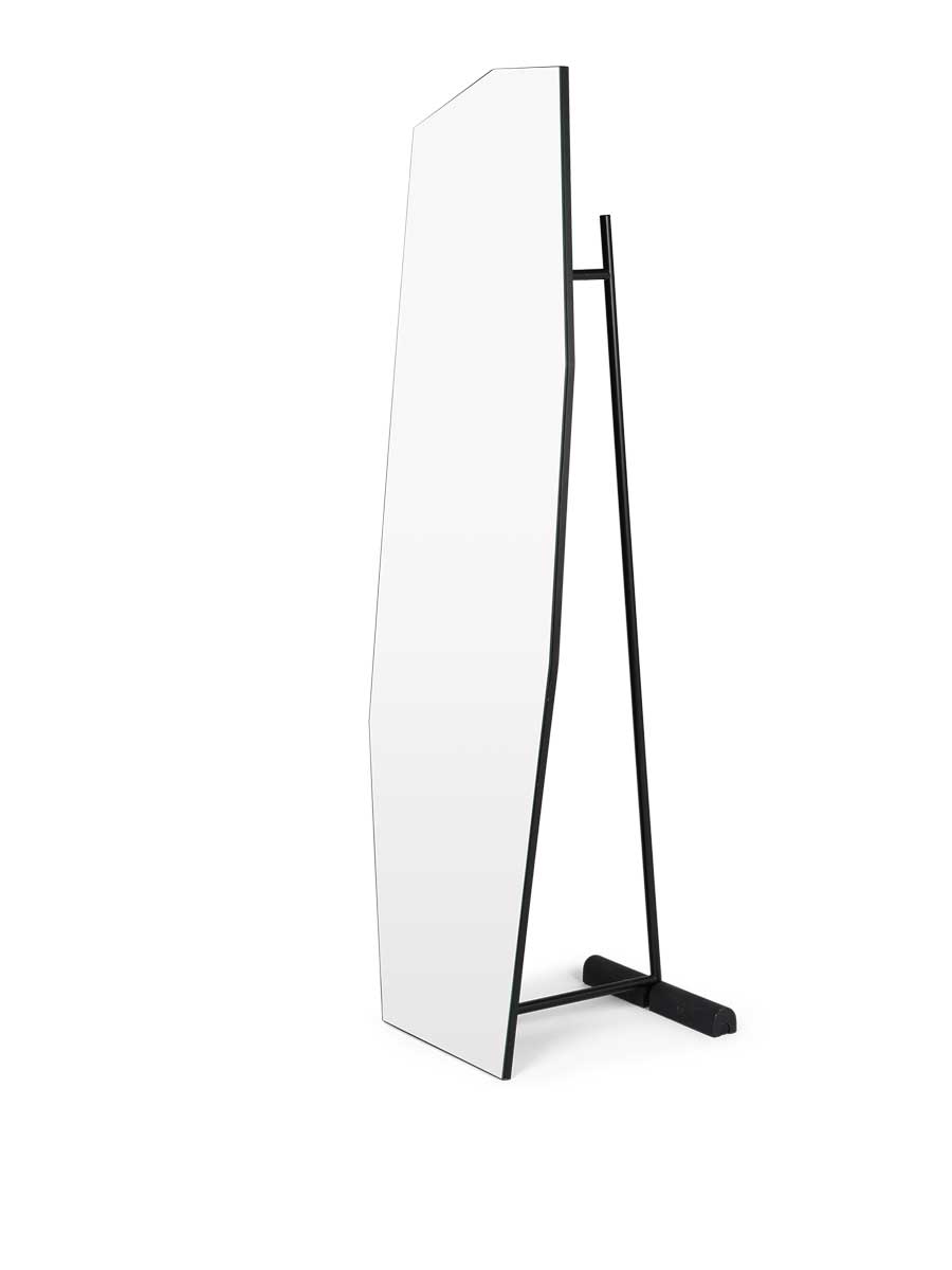 fermLIVING_SS24_ShardFreeStandMirror_Black_1104267553_1.jpg