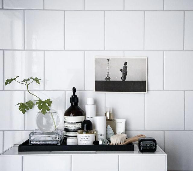 HI-007-BK_Tray_320x100x20mm_Black_INT02.jpg