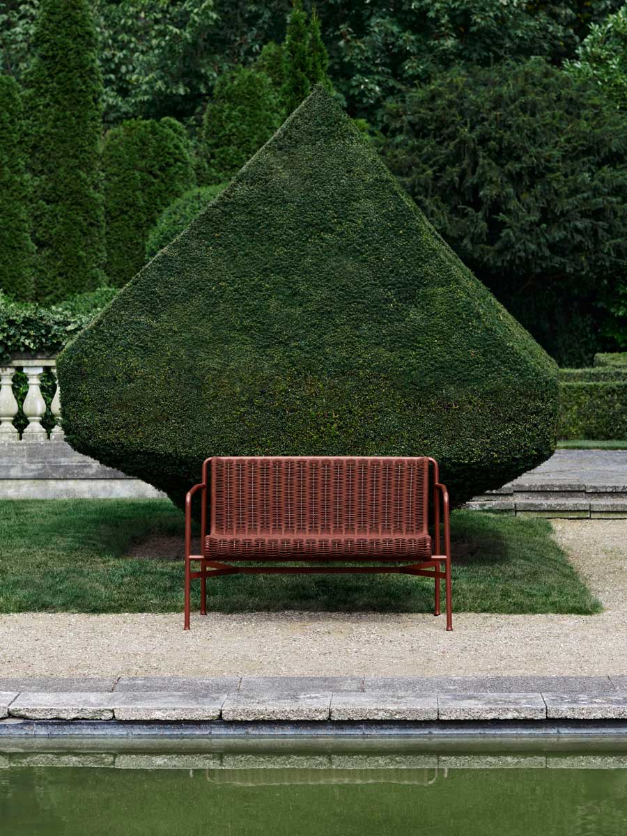 Palissade-Cord-Dining-Bench-iron-red.jpg