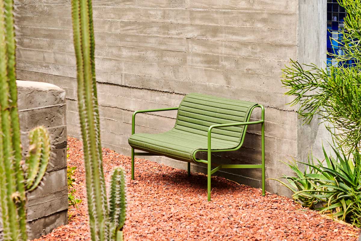 Palissade-Dining-Bench-Armrest-olive-02.jpg