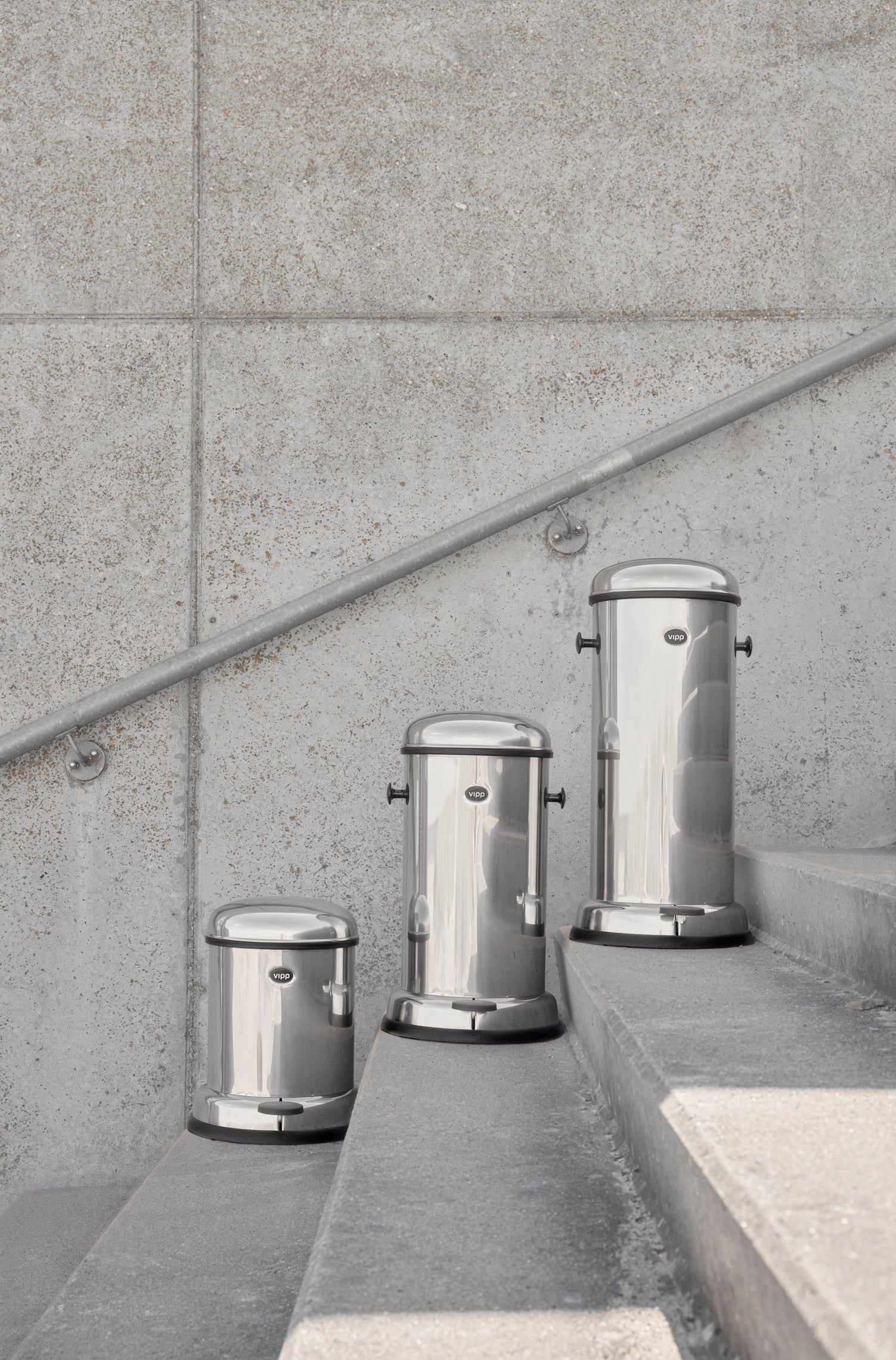 Vipp-pedal-bins-stainless-steel-combo-03.jpg