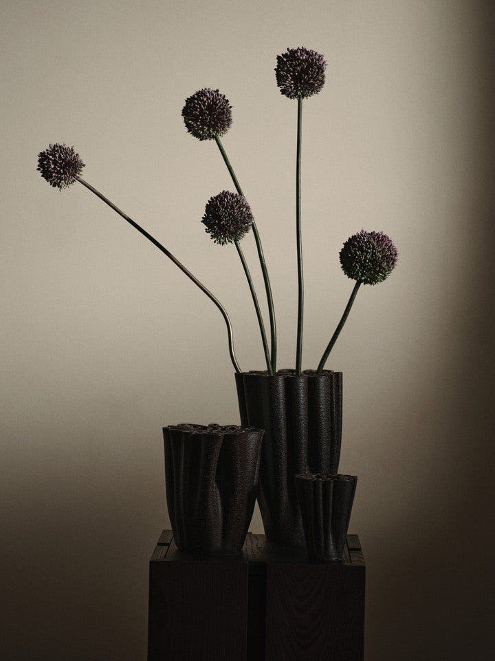 FermLiving_AW26_DedaliVase_H11_DarkBrown_1104274186_H18_DarkBrown_1104274187_H25_DarkBrown_1104274188.jpg
