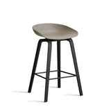 AA007-D153-AA51_AAS-32-H65-khaki-2.0-shell_black-wb-laquered-oak-base_black-steel-footrest.jpg