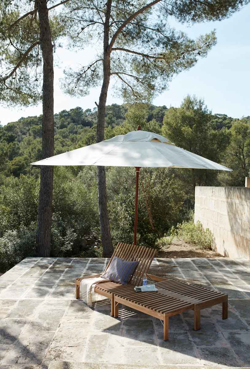 1910136-S1701516-Messina-Umbrella,-Riviera-Lounge_M.jpg