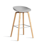 AA006-D165-AA51_AAS-32-H75-concrete-grey-2.0-shell_wb-laquered-oak-base_stainless-steel-footrest.jpg