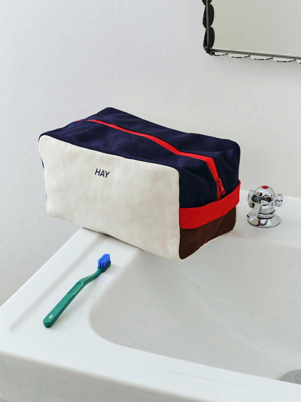 Multi-Wash-Bag-Cream-multi_Tann-toothbrush-Pine-green-and-blue.jpg