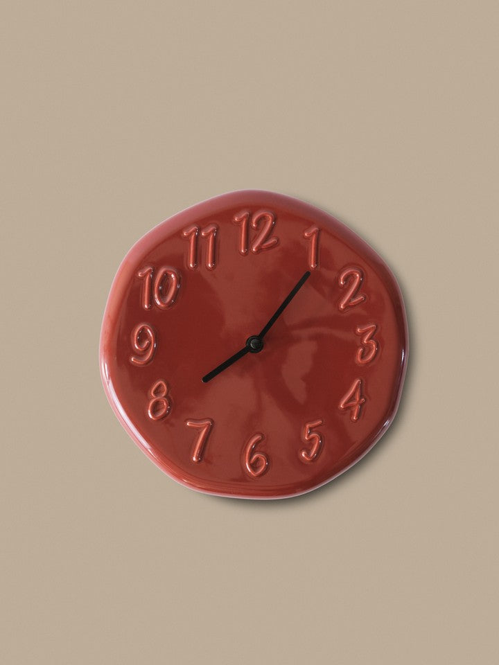 FermLiving_AW26_PackshotsWithBackground_LoopiWallClock_BakedClay_1104274171.jpg