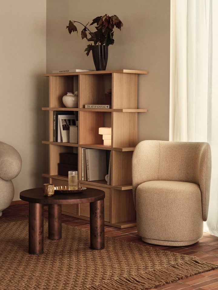 FermLiving_AW26_RicoClubSwivel_Vanir_Off-White-Honey_1104274598_1104274600_1104275008_BurlCoffeeTable_DarkStainedBurl_1104273985_TydraTray_35_MirrorPolished_1104274534_DedaliVase_H25_DarkBrown_1104274188_KonaBookcase_2x4_Natural_110427003.jpg