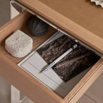 vipp-430-studio-desk-camel-drawer-light-oak-detail-01.jpg