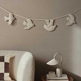fermLIVING_SS24_SwifBirdGarland_Undyed_1104268641_ArumPortableLamp_Cashmere_1104269285_1.jpg