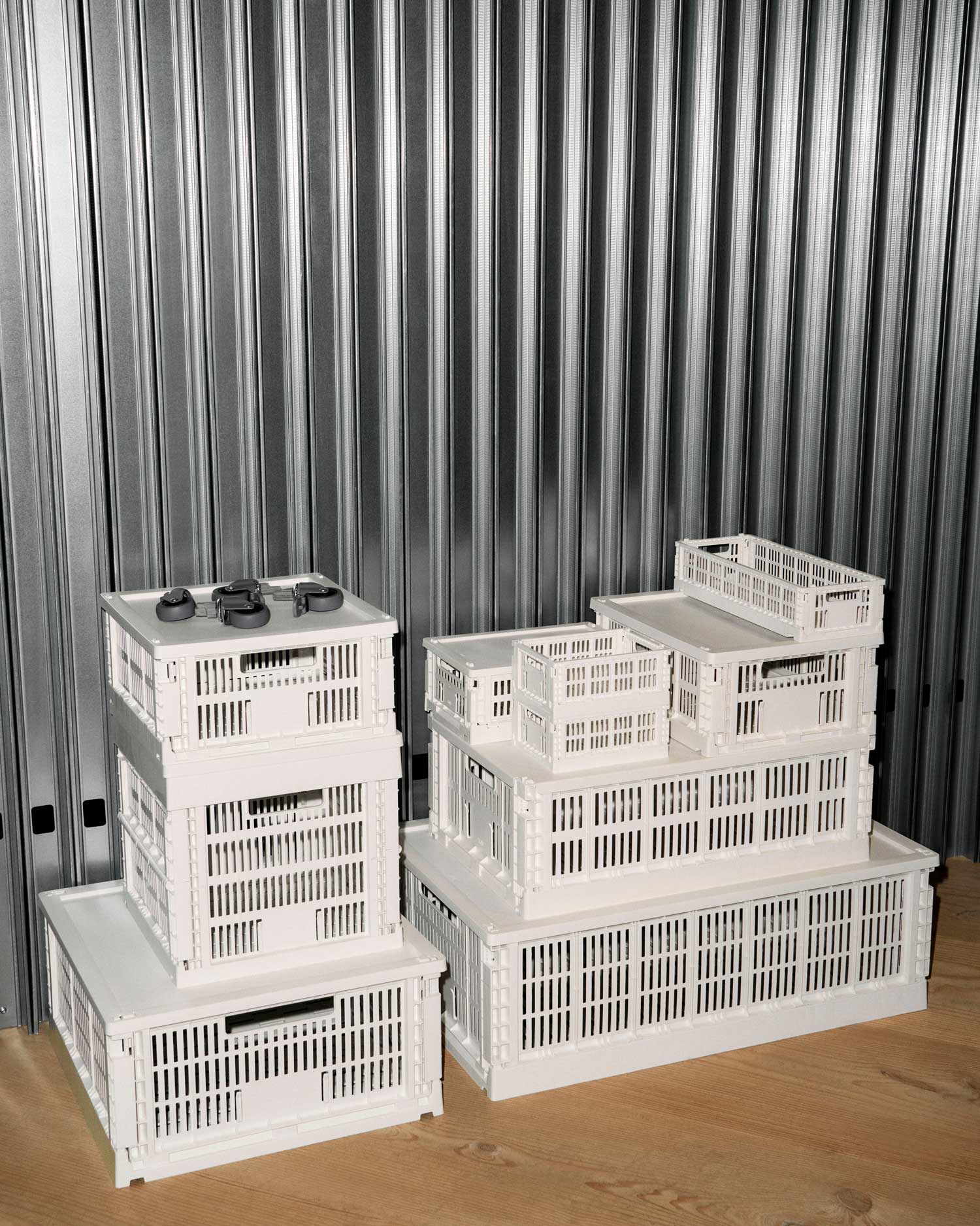 HAY-Colour-Crate-off-white-collection_HAY-Colour-Crate-Lid-off-white-collection_HAY-Colour-Crate-Wheels.jpg