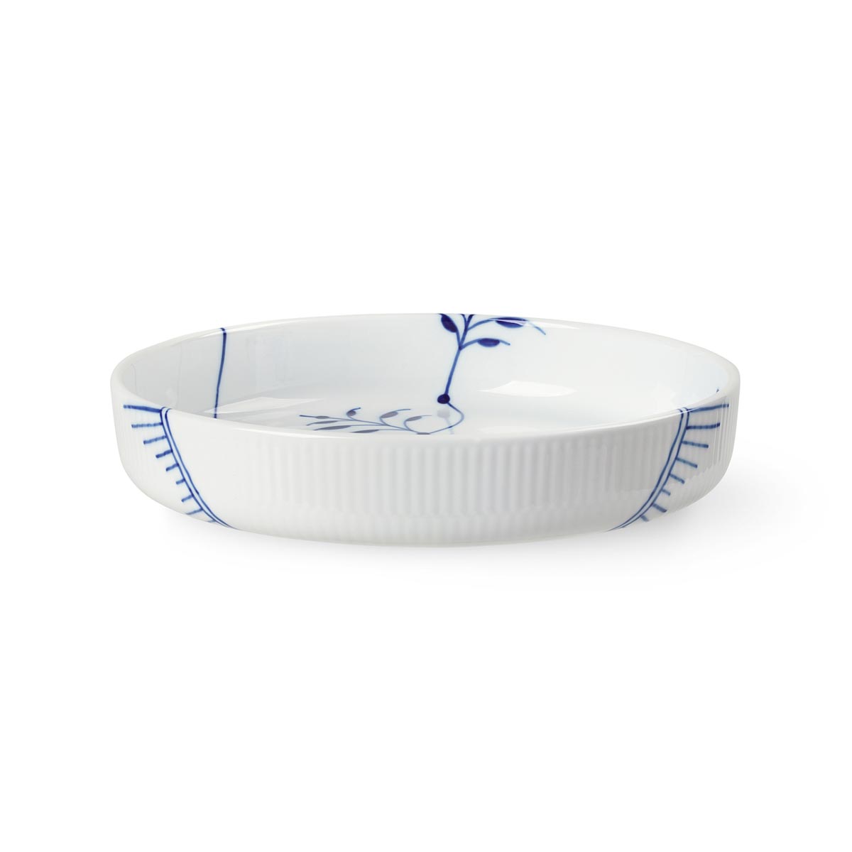 1018207_royalcopenhagenemea_02_blue-fluted-mega-round-ovenware-27cm.jpg