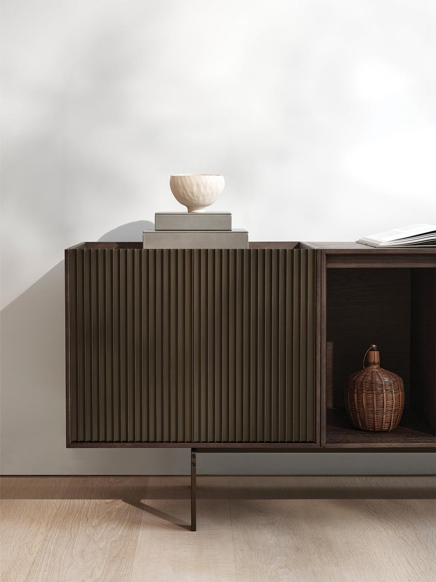 vipp-675-chimney-cabinet-darkoak-07.jpg