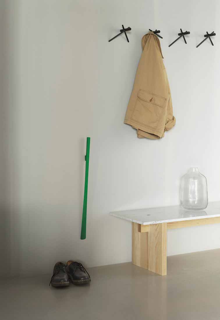 2022_Shoehorn_Green_Stick_Hook_Black.jpg