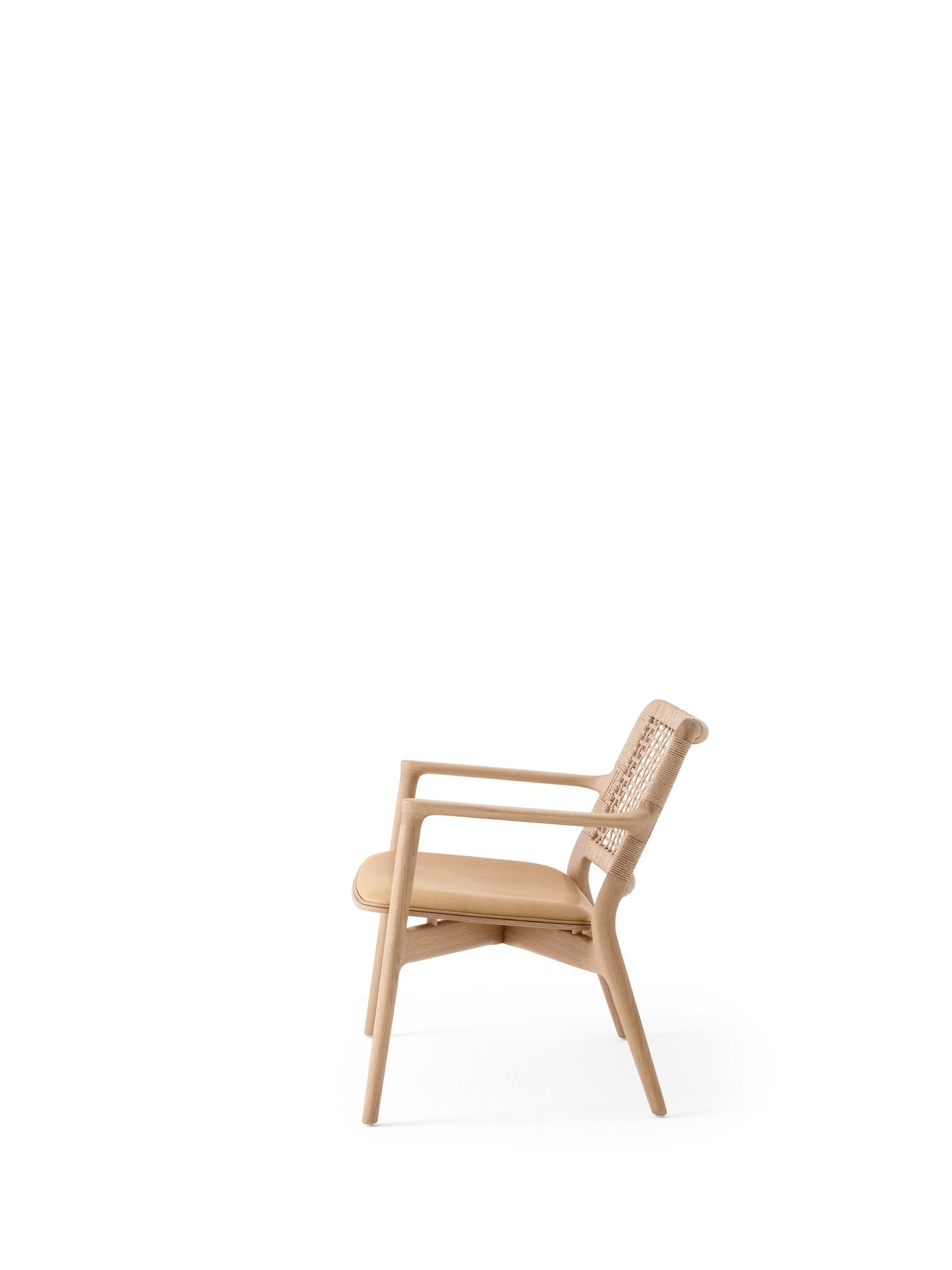 vipp-488-cabin-lounge-chair-light-oak-04.jpg