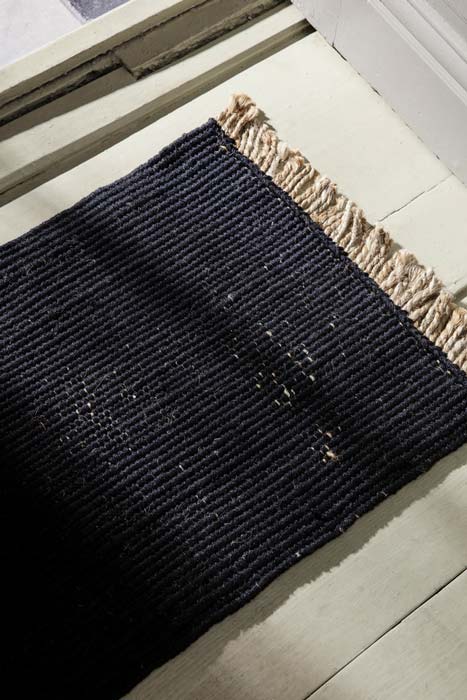 fermLIVING-AW21-BlockMatBlackNature-imasge.jpg