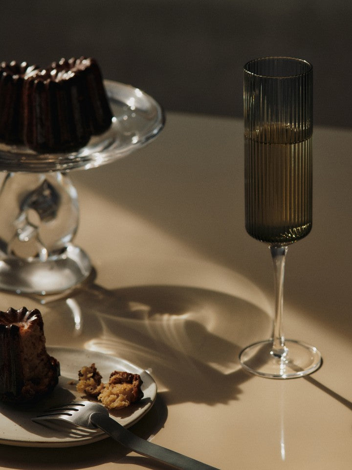 FermLiving_Holiday2025_RippleChampagneFlutes_SetOf2_SmokedGrey_1104271424_DamoGlassCentrepiece_21_Clear_1104272103 (1).jpg