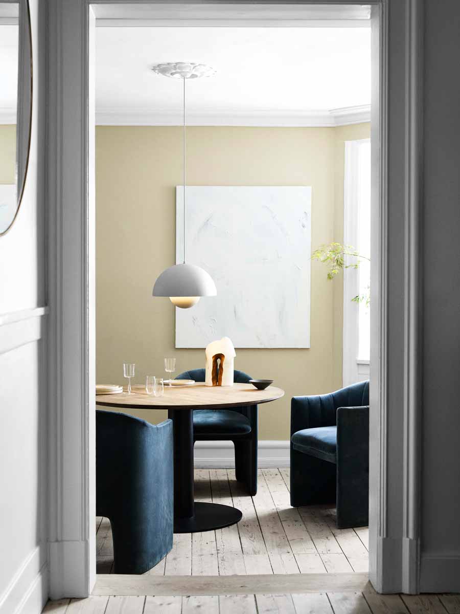 ATD_Lifestyle_2019_Flowerpot_VP2_In-Between_SK11_Loafer_SC24_light.jpg