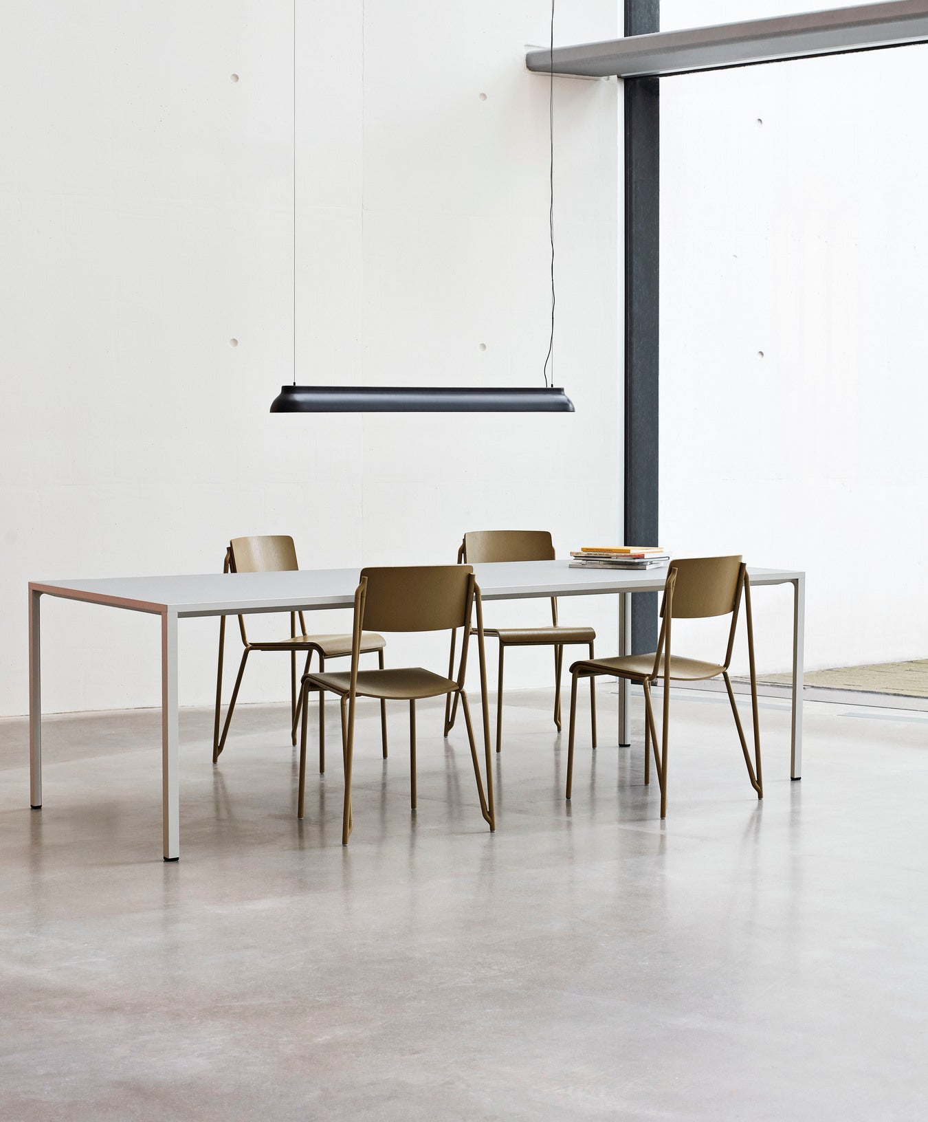 Petit Standard clay stained oak veneer seat and back clay powder coated steel base_PC Linear soft black.jpg