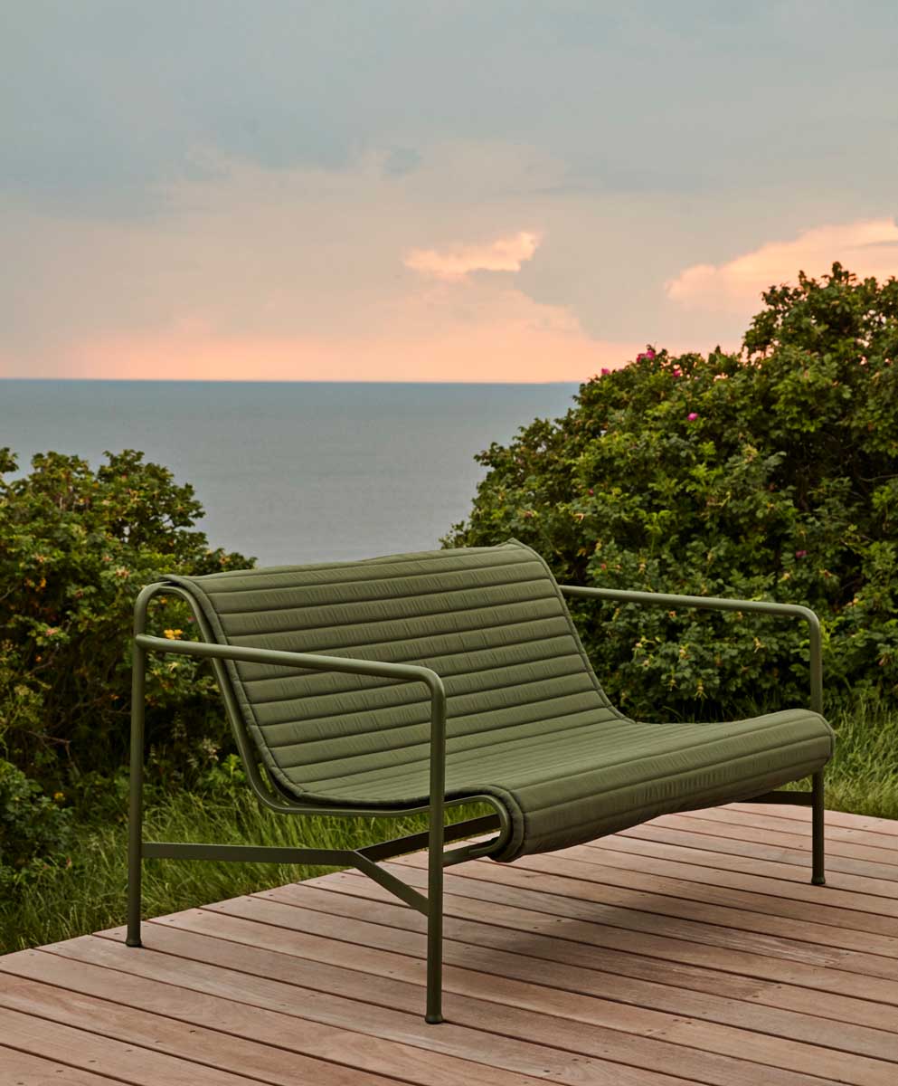 Palissade-Lounge-Sofa-olive_Palissade-Quiltet-Cushion-olive.jpg