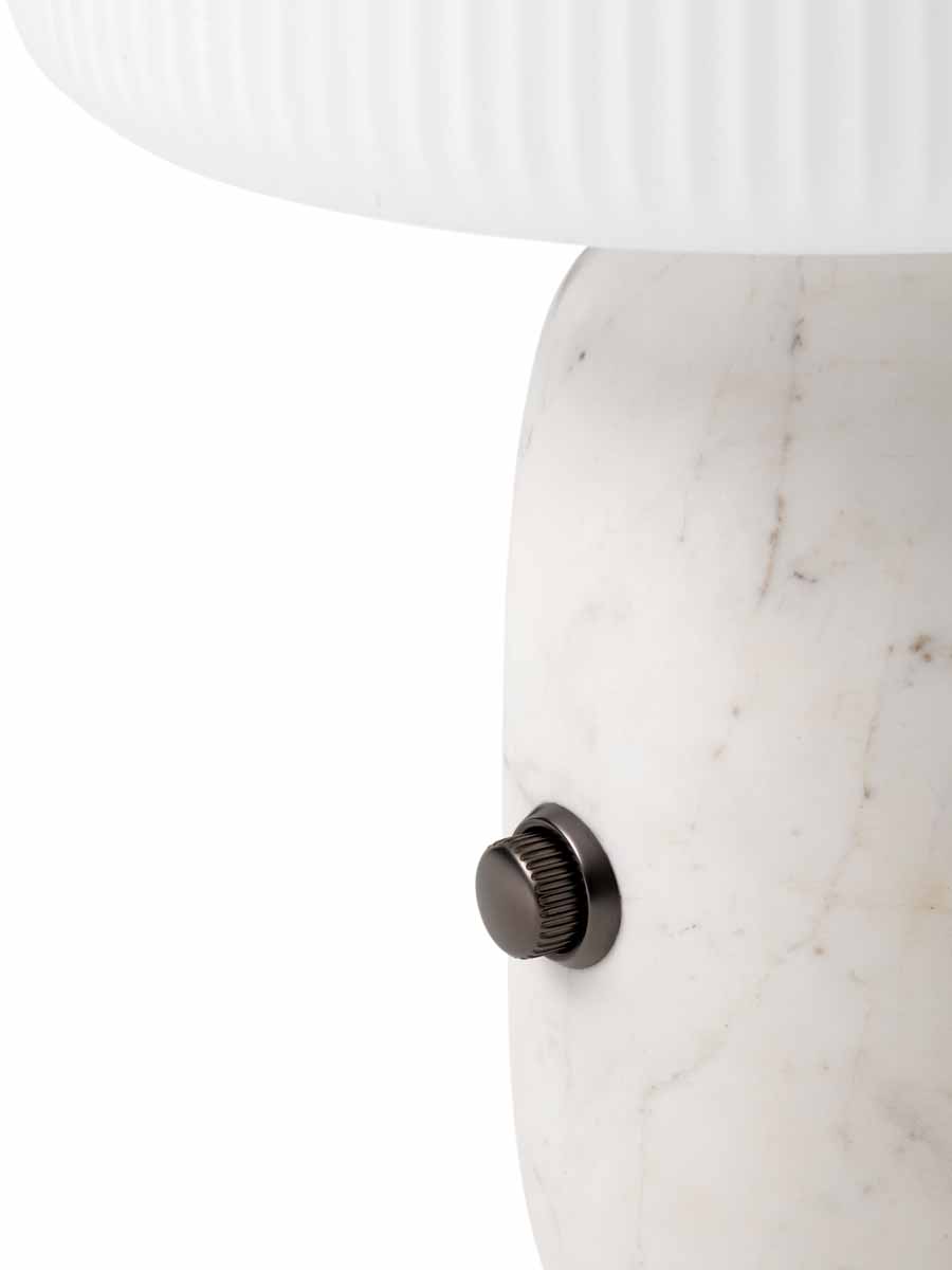 VIPP592-Sculpture-Table-Lamp-Detail-White-Marble-05-low.jpg