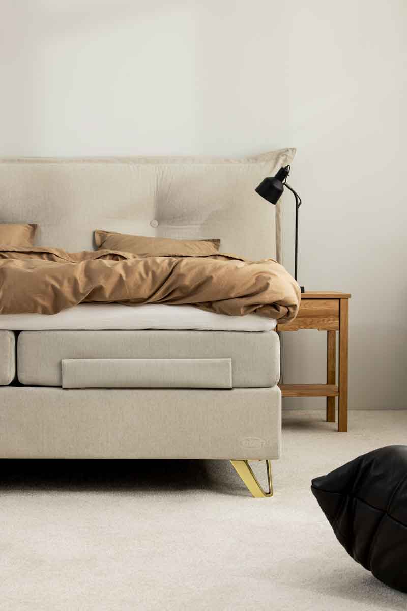 Jensen_Ambassador_Aqtive-II_Beige_Cozy_Plania-oak_Triangle-brass_00317.jpg