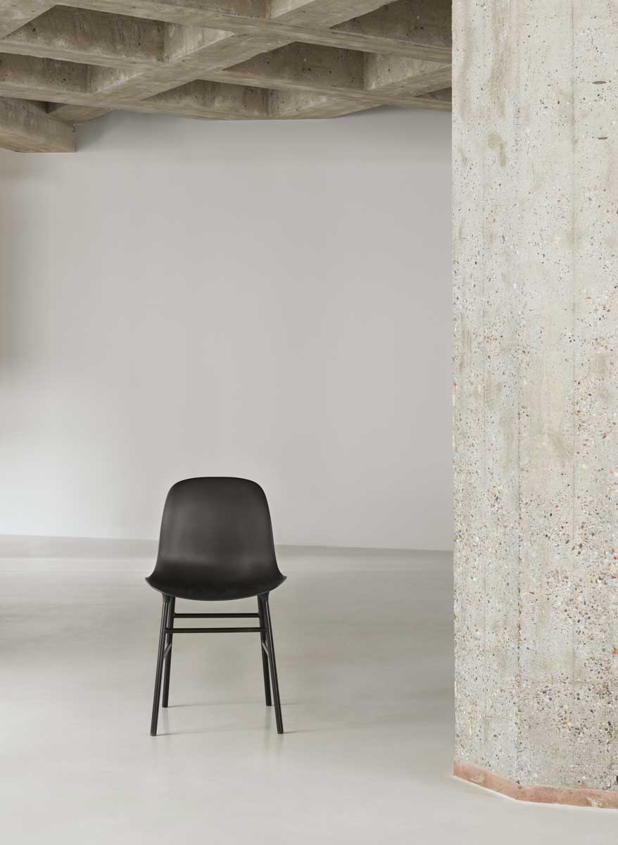 2021_Form_Chair_Black_Steel_Black_01.jpg