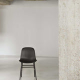 2021_Form_Chair_Black_Steel_Black_01.jpg
