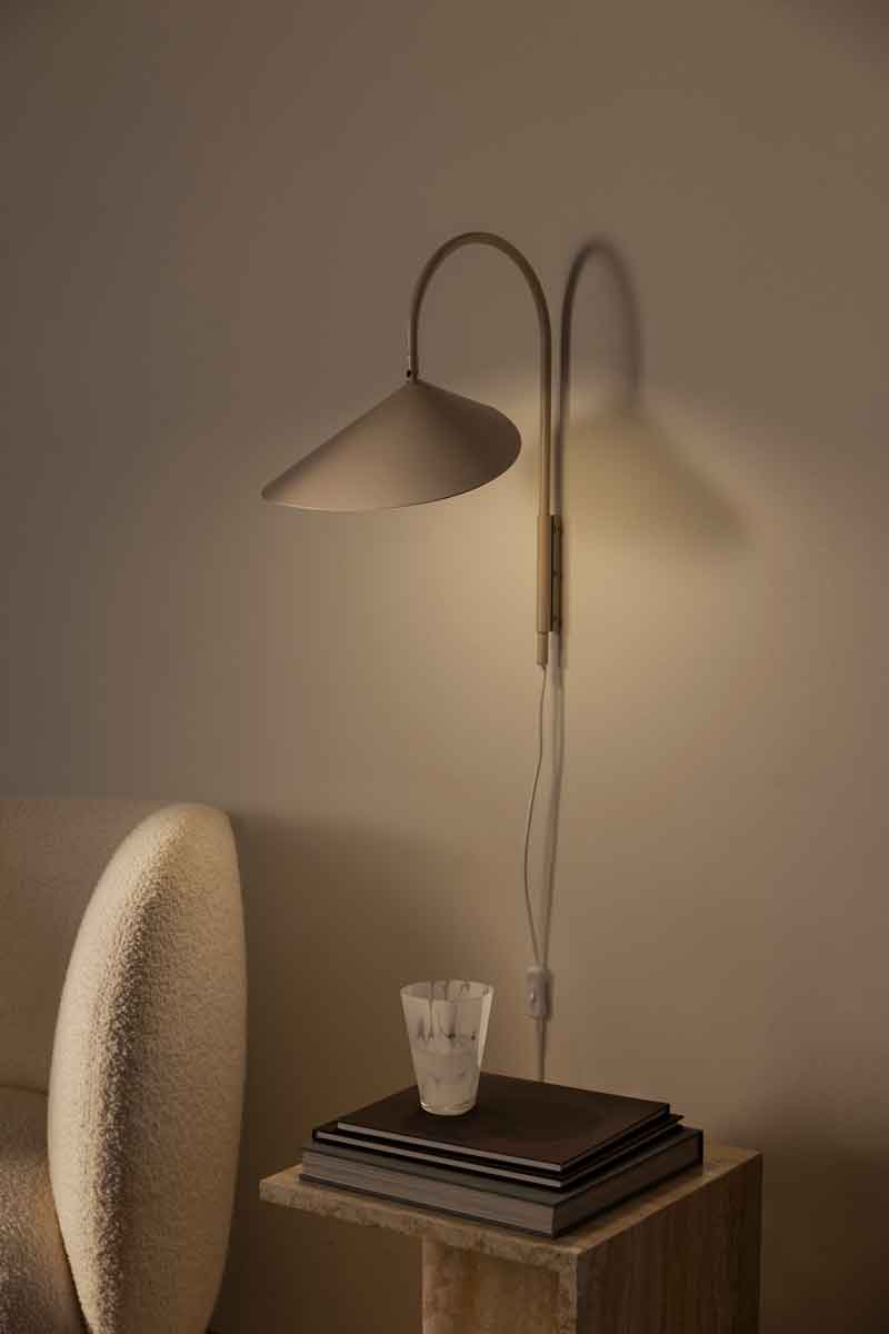fermLIVING_AW22_ArumWallLamp_Cashmere_1104266326_image_1.jpg