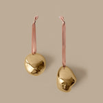 FermLiving_Holiday2026_PackshotsWithBackground_BellureBaubles_SetOf2_BrassFinish_1104273991.jpg