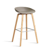 AA006-D153-AA51_AAS-32-H75-khaki-2.0-shell_wb-laquered-oak-base_stainless-steel-footrest.jpg