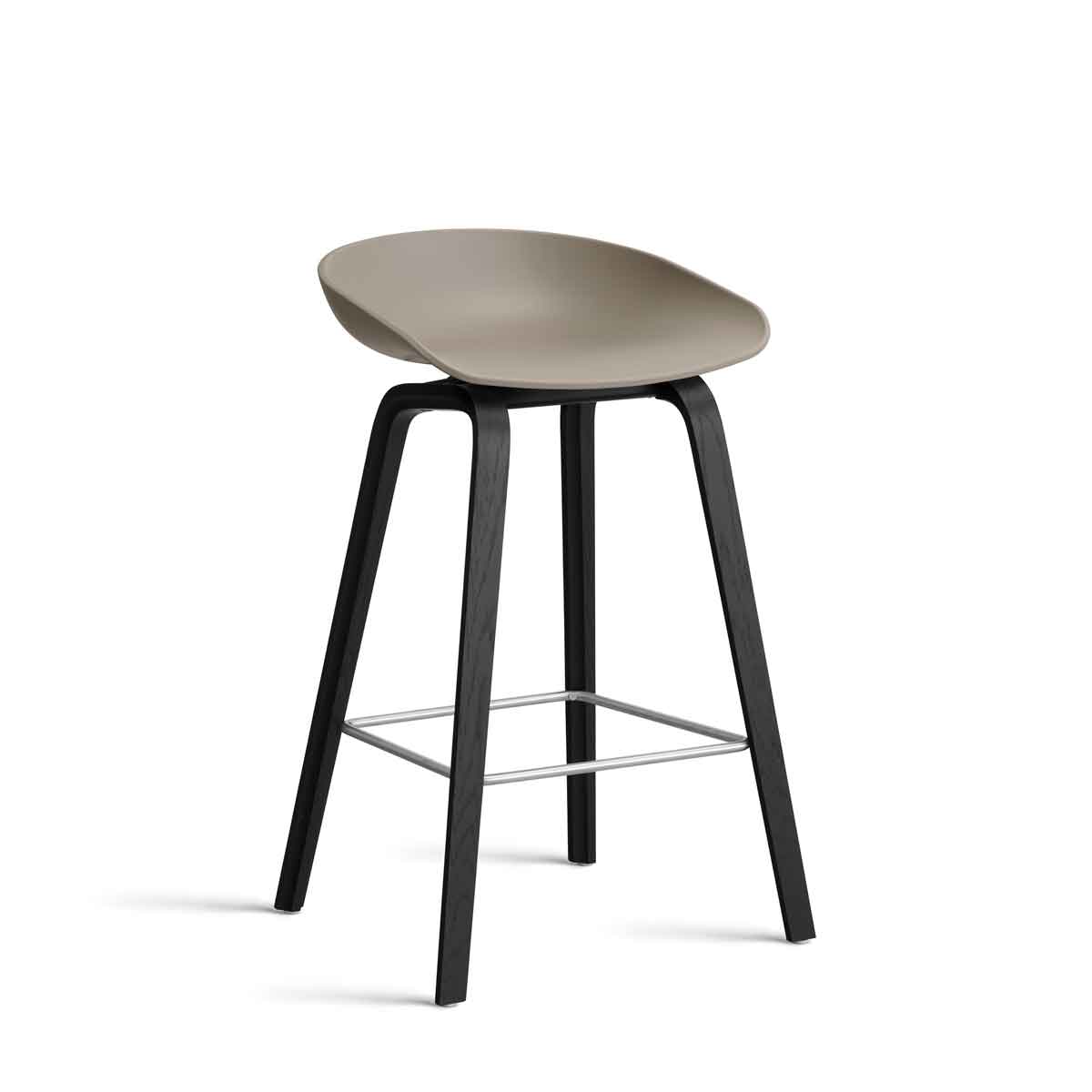 AA001-D153-AA51_AAS-32-H65-khaki-2.0-shell_black-wb-laquered-oak-base_stainless-steel-footrest.jpg